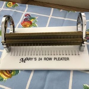 Mary’s 24 Row Pleater